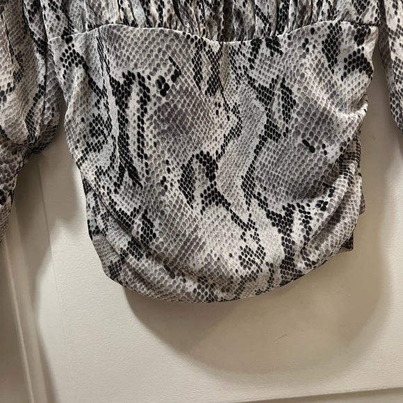 Express crop top on or off shoulder size XS - Picture 12 of 16